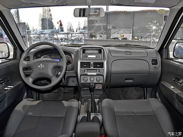 鄭州日產(chǎn) 銳騏皮卡 2017款 2.4L汽油兩驅(qū)標(biāo)準(zhǔn)型ZG24