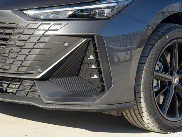 長安汽車 長安UNI-V新能源 2023款 藍(lán)鯨iDD 1.5T 基本型