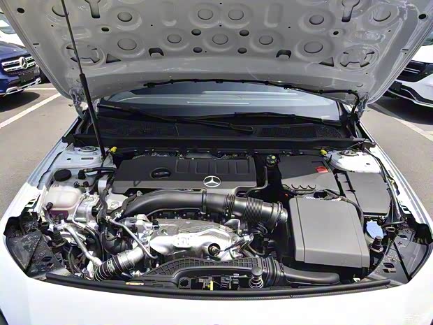 北京奔驰 奔驰A级 2020款 A 220 L 4MATIC 运动轿车 北京奔驰 奔驰A级 2020款 A 220 L 4MATIC 运动轿车