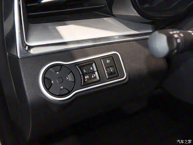 SWM斯威汽车 SWM斯威G01 2018款 1.5T 自动傲up