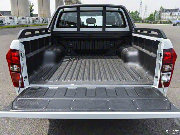 江西五十铃 铃拓 2018款 2.5T四驱豪华款JE4D25Q5A