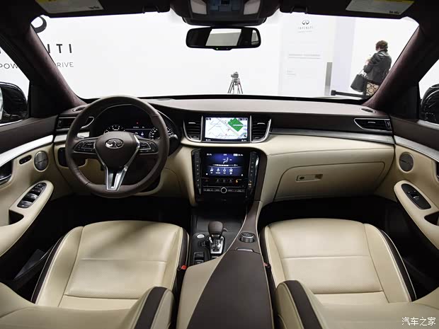 东风英菲尼迪 英菲尼迪QX50 2018款 2.0T 四驱旗舰版 东风英菲尼迪 英菲尼迪QX50 2018款 2.0T 四驱旗舰版