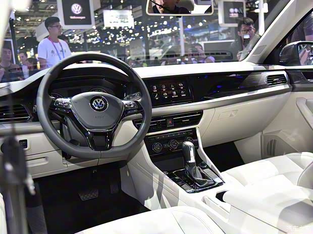 上汽大众 朗逸 2018款 Plus 280TSI 基本型