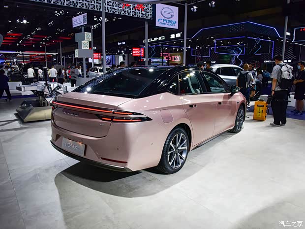 广汽埃安 AION S 2021款 Plus 基本型 广汽埃安 AION S 2021款 Plus 基本型