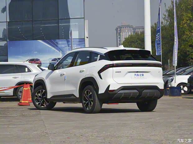 吉利汽车 银河L7 2023款 1.5T 55km PRO 吉利汽车 银河L7 2023款 1.5T 55km PRO