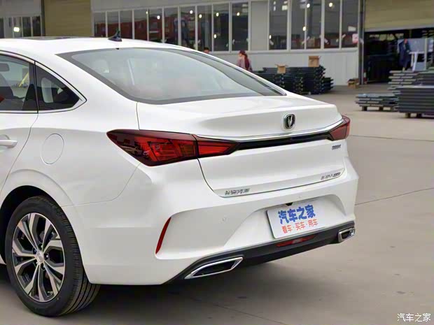 长安汽车 逸动 2021款 PLUS 蓝鲸NE 1.4T GDI DCT基本型