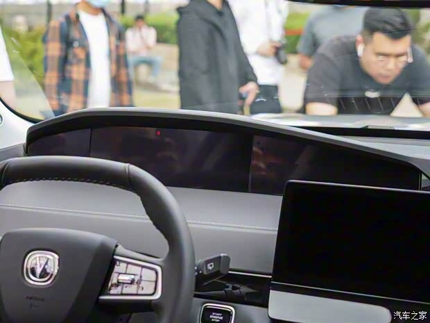 長(zhǎng)安汽車 長(zhǎng)安UNI-K 2021款 UNI量產(chǎn)版