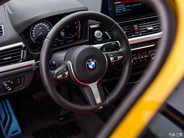 华晨宝马 宝马1系 2021款 改款 125i M运动曜夜版