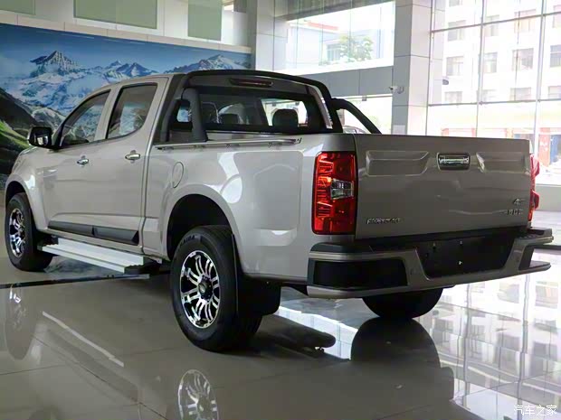 一汽红塔 蓝舰T340 2018款 2.5T四驱豪华长轴JE4D25E 一汽红塔 蓝舰T340 2018款 2.5T四驱豪华长轴JE4D25E