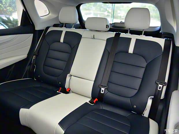 上汽集团 MG领航新能源 2021款 Trophy系列 1.5T 混动Trophy尊享版