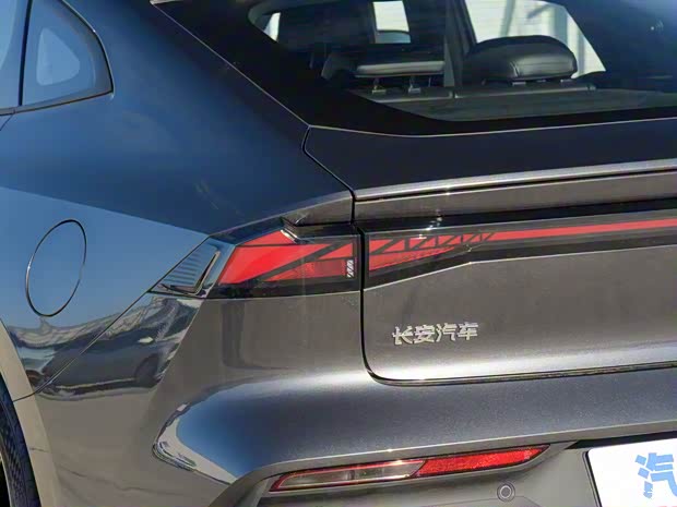 长安汽车 长安UNI-V新能源 2023款 蓝鲸iDD 1.5T 基本型 长安汽车 长安UNI-V新能源 2023款 蓝鲸iDD 1.5T 基本型