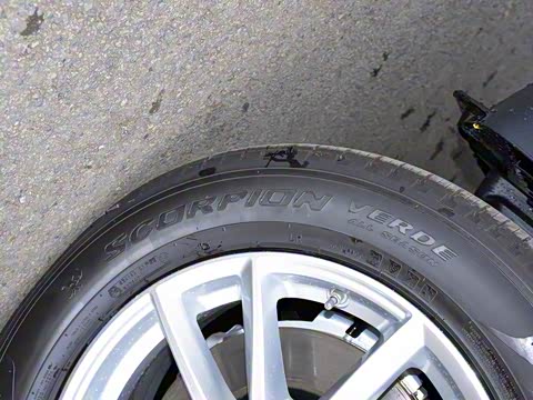 2020款 3.0 L6 盛世版 2020款 3.0 L6 盛世版