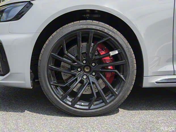 Audi Sport 奧迪RS 4 2023款 RS4 Avant 黑曜版