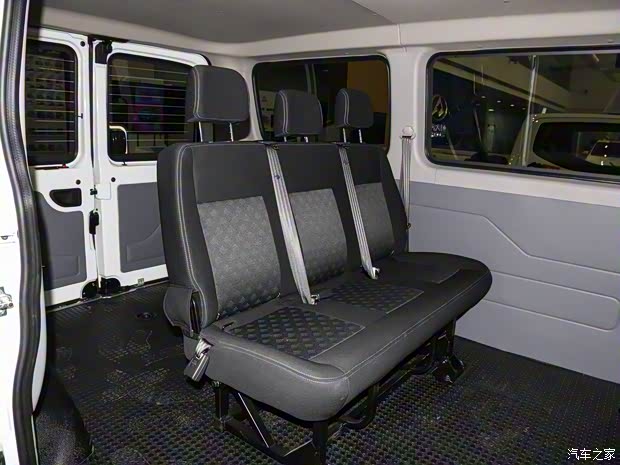 上汽大通 上汽大通MAXUS V80 2021款 2.0T PLUS 手动城市版短轴超低顶5/6座 上汽大通 上汽大通MAXUS V80 2021款 2.0T PLUS 手动城市版短轴超低顶5/6座