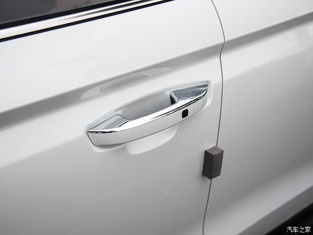 中国重汽VGV VGV U75PLUS 2021款 2.0TGDI 梦幻旅行版 7座