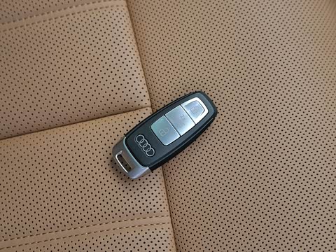 2019款 Plus A8L 50 TFSI quattro 豪华型 2019款 Plus A8L 50 TFSI quattro 豪华型