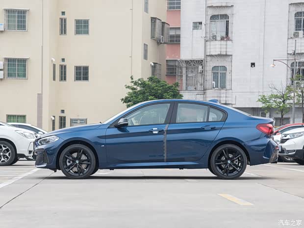 華晨寶馬 寶馬1系 2023款 125i M運動曜夜版