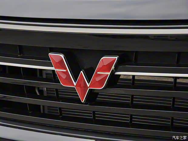 上汽通用五菱 五菱宏光PLUS 2019款 1.5T 手动舒适型 7座 上汽通用五菱 五菱宏光PLUS 2019款 1.5T 手动舒适型 7座