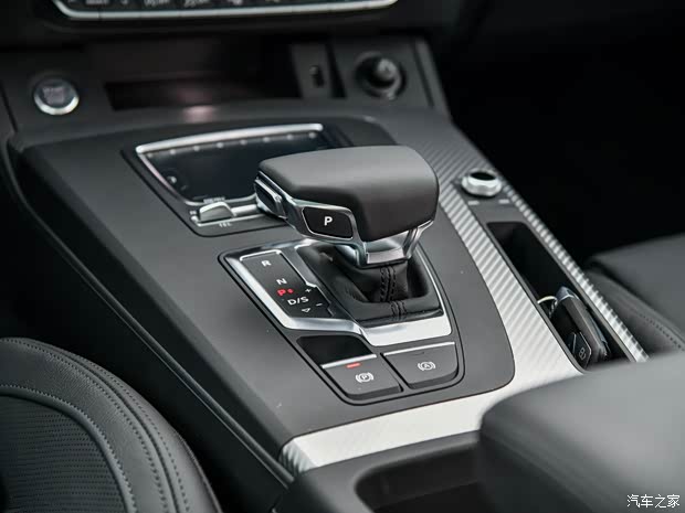 一汽-大众奥迪 奥迪Q5L 2018款 45 TFSI 尊享豪华运动型