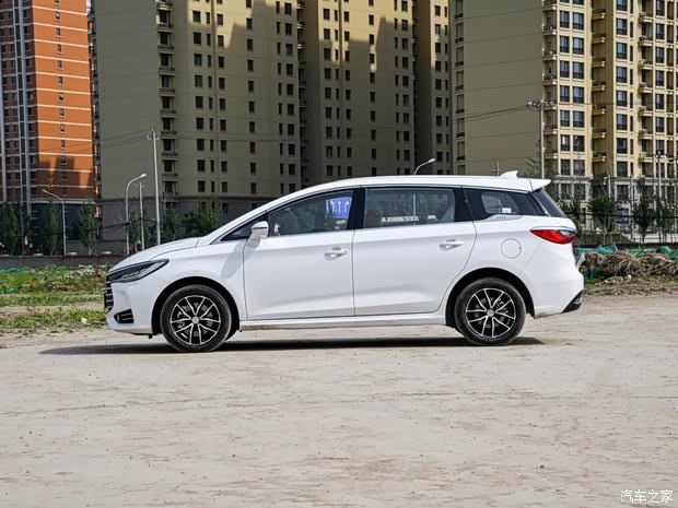 比亞迪 宋MAX 2018款 1.5T 手動智聯(lián)豪華型 6座