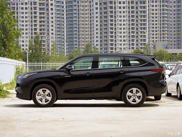 广汽丰田 汉兰达 2022款 双擎 2.5L 两驱精英版 5座