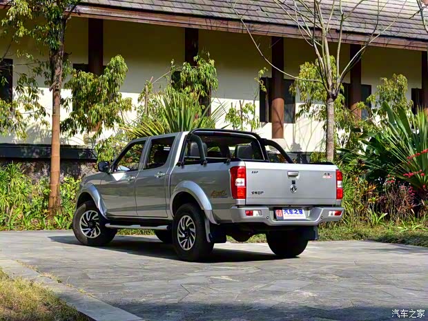 鄭州日產(chǎn) 銳騏 2018款 2.5T柴油四驅(qū)豪華型ZD25T5