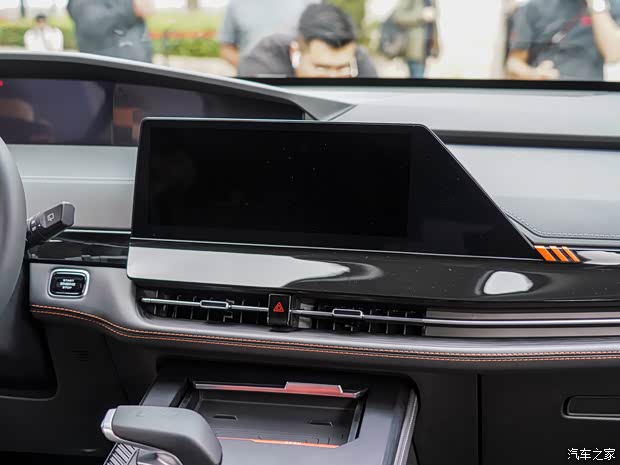 長(zhǎng)安汽車 長(zhǎng)安UNI-K 2021款 UNI量產(chǎn)版