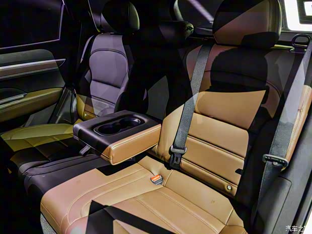 东风雷诺 科雷傲 2018款 2.5L 两驱120周年限量版