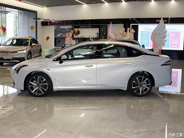 广汽埃安 AION S 2021款 Plus 基本型