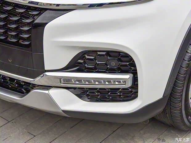 奇瑞汽车 瑞虎8 2018款 1.5T 自动旗舰型