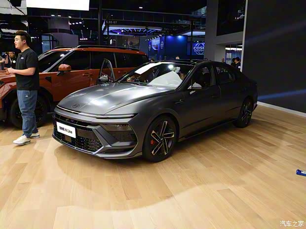 北京現(xiàn)代 索納塔 2024款 2.0T N Line 高配版