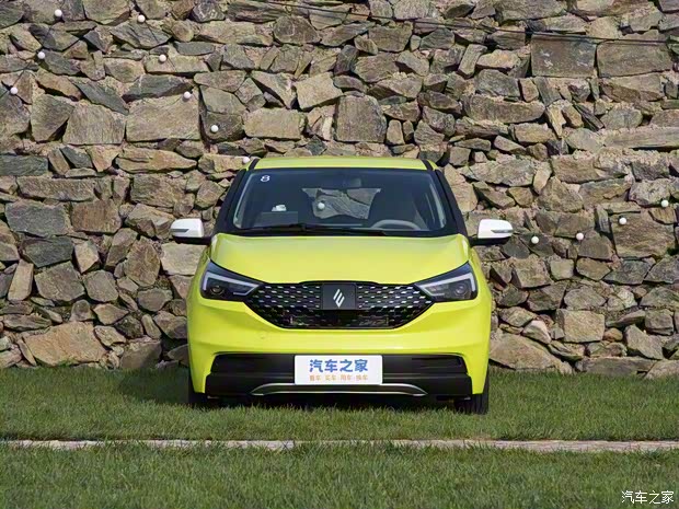 江铃集团新能源 易至EV3 2023款 320KM 青春豪华版 江铃集团新能源 易至EV3 2023款 320KM 青春豪华版