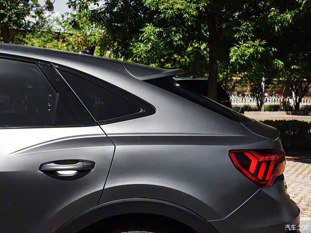 一汽-大眾奧迪 奧迪Q3 2020款 轎跑 45 TFSI quattro 定制尊享版