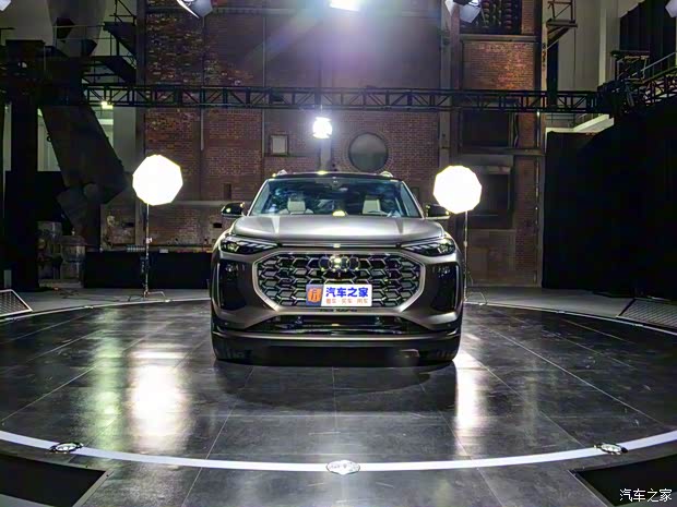 上汽奧迪 奧迪Q6 2022款 50 TFSI 基本型