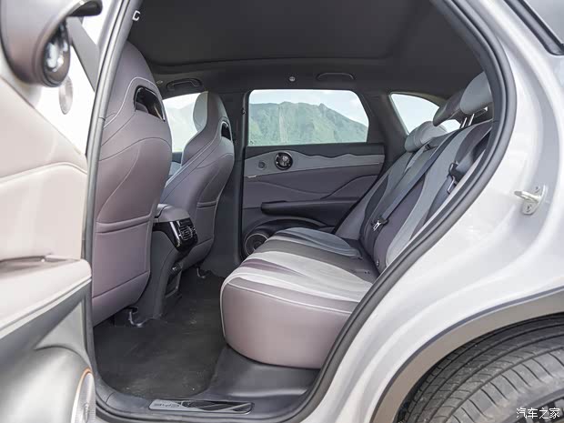 比亚迪 护卫舰07 2023款 DM-p 175KM 四驱旗舰型 比亚迪 护卫舰07 2023款 DM-p 175KM 四驱旗舰型