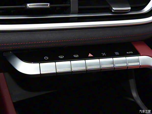 上汽大通 上汽大通MAXUS T90 2022款 2.0T柴油自動四驅上汽?！つ鯓讼? style=