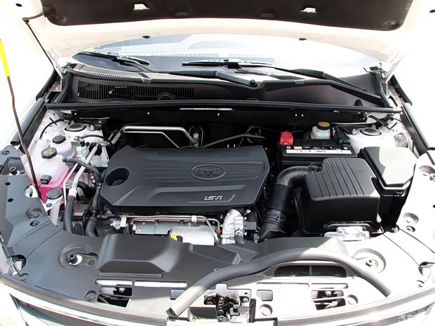 比亚迪 宋 2018款 1.5TI 手动智联尊享型