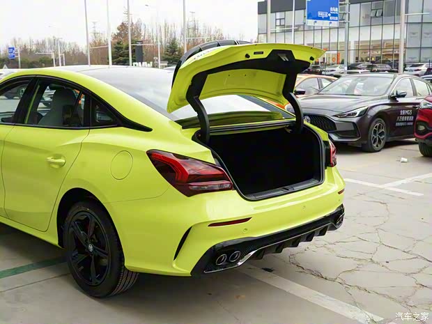 上汽集团 MG5天蝎座 2022款 基本型 上汽集团 MG5天蝎座 2022款 基本型