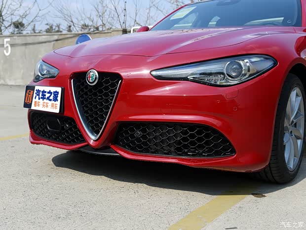 阿爾法·羅密歐 Giulia 2022款 2.0T 280HP Ti 駕控版