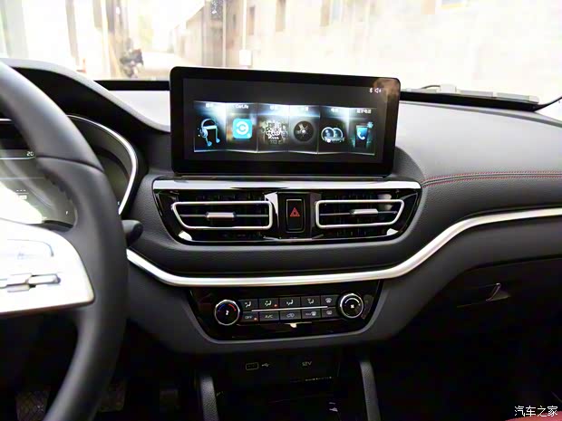 一汽奔腾 奔腾T33 2021款 1.2T 手动基本型