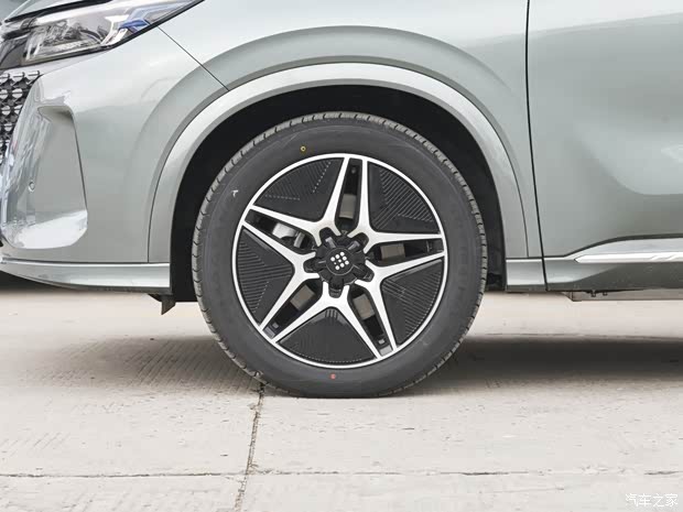 東風(fēng)小康 風(fēng)光藍(lán)電E5 2023款 1.5L 藍(lán)電DE-i