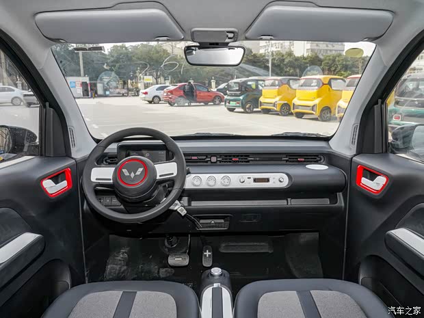 上汽通用五菱 宏光MINIEV 2022款 GAMEBOY 300km 玩咖款