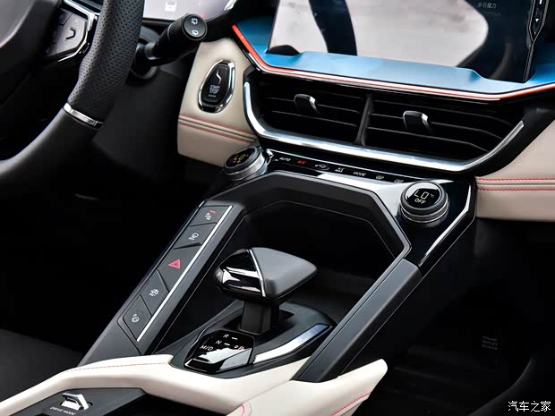 领克 领克06 2020款 1.5T 耀Halo