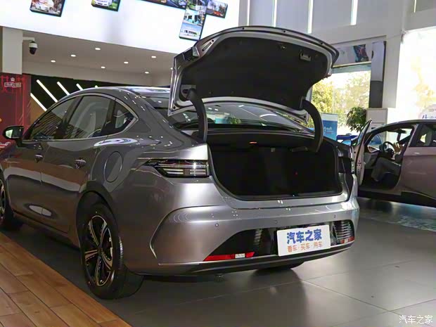 比亚迪 驱逐舰05 2022款 DM-i 101KM 旗舰型