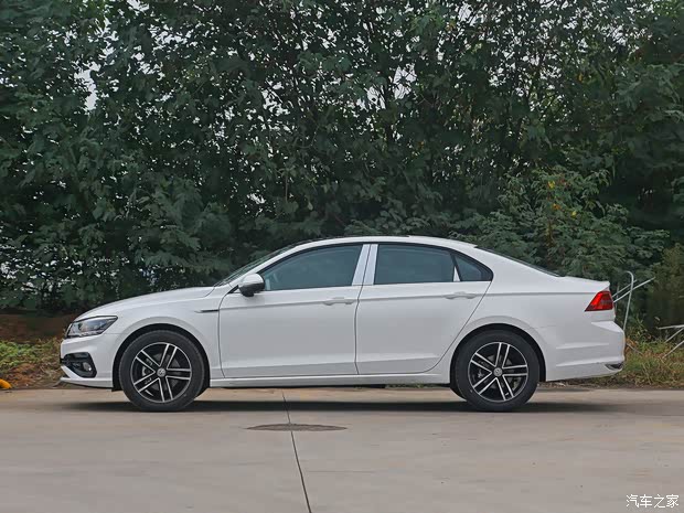 上汽大众 凌渡 2021款 280TSI DSG舒适版 上汽大众 凌渡 2021款 280TSI DSG舒适版