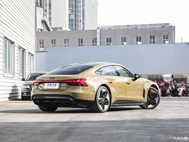 Audi Sport 奥迪RS e-tron GT 2023款 基本型 Audi Sport 奥迪RS e-tron GT 2023款 基本型