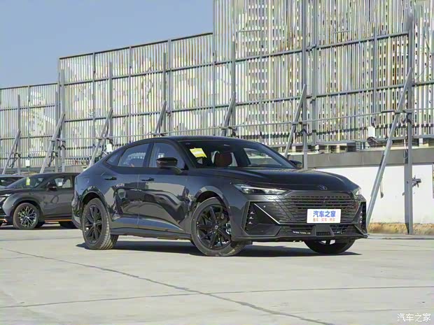 长安汽车 长安UNI-V新能源 2023款 蓝鲸iDD 1.5T 基本型 长安汽车 长安UNI-V新能源 2023款 蓝鲸iDD 1.5T 基本型