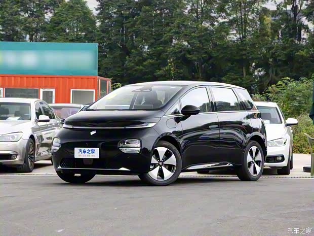 上汽通用五菱 寶駿云朵 2023款 460 Max 靈犀版 上汽通用五菱 寶駿云朵 2023款 460 Max 靈犀版