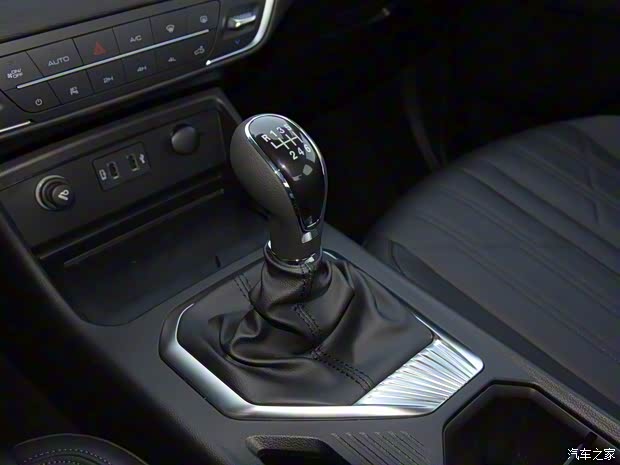 長(zhǎng)城汽車 金剛炮 2022款 2.0T手動(dòng)柴油四驅(qū)領(lǐng)航型長(zhǎng)箱GW4D20M