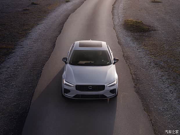 沃爾沃(進口) 沃爾沃S60新能源(進口) 2022款 T8 AWD Black Edition 沃爾沃(進口) 沃爾沃S60新能源(進口) 2022款 T8 AWD Black Edition